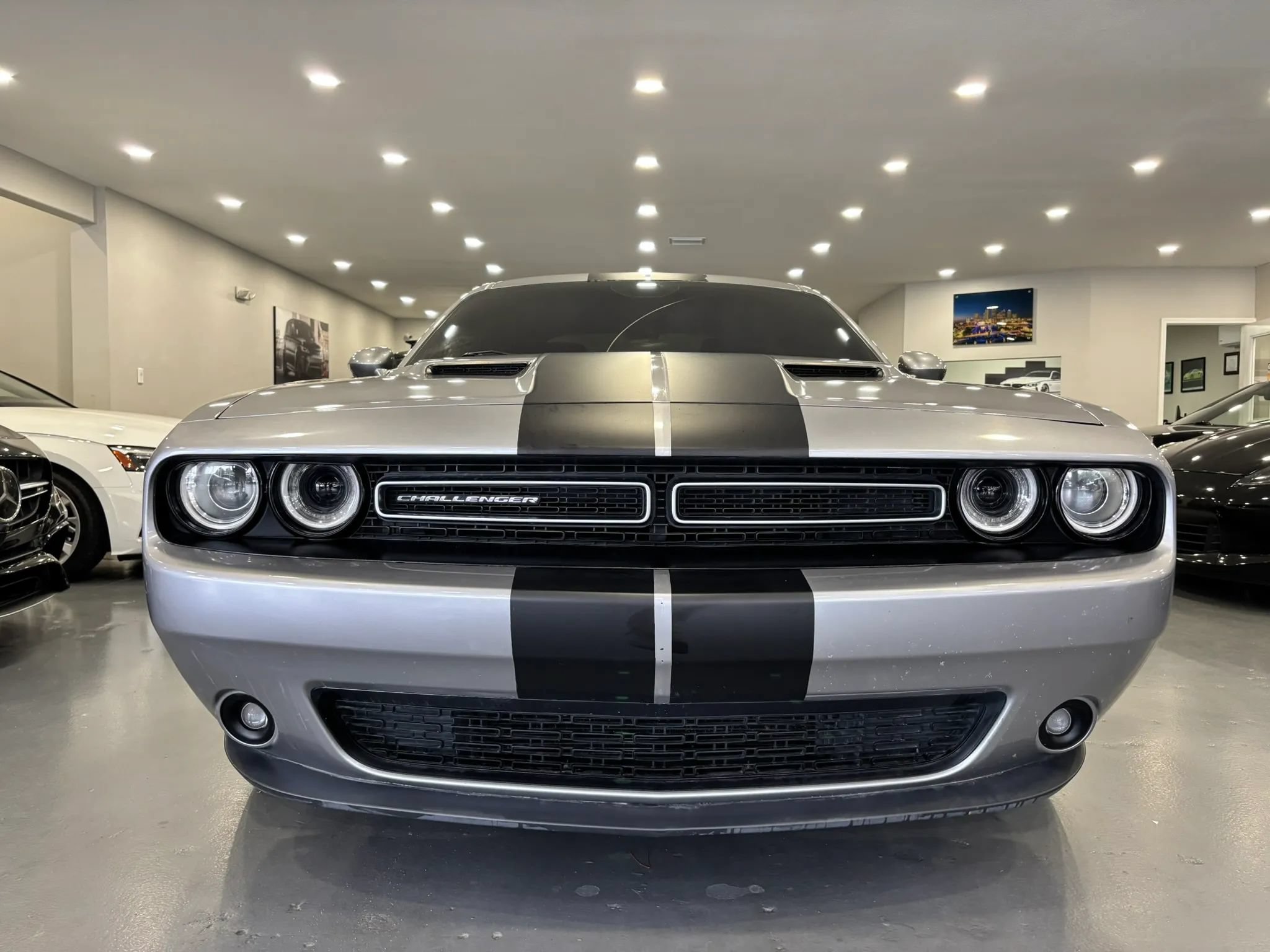 Used 2015 Dodge Challenger SXT Plus RWD image 2