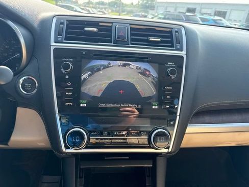 Used 2018 Subaru Outback 2.5i Limited AWD/4WD image 12