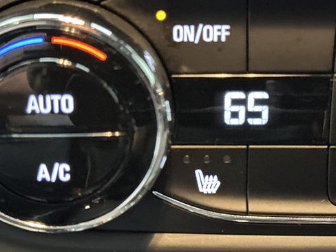 Used 2023 Chevrolet TrailBlazer RS w/ Technology Package image 32