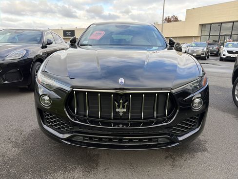 Used 2019 Maserati Levante image 2