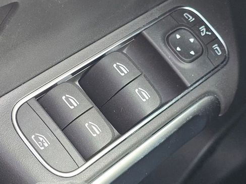 New 2026 Mercedes-Benz GLB 250 4MATIC image 26