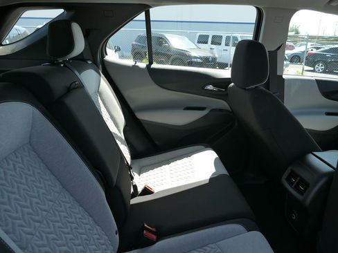 Used 2023 Chevrolet Equinox LS FWD image 23
