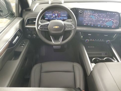 New 2026 Chevrolet Suburban LT image 14
