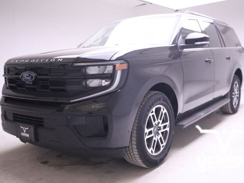 New 2025 Ford Expedition Max Active image 1