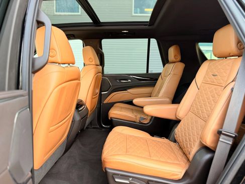 Used 2021 Cadillac Escalade Sport w/ LPO, ONYX Package AWD/4WD image 33