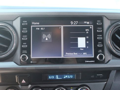 Used 2022 Toyota Tacoma TRD Off-Road AWD/4WD image 21