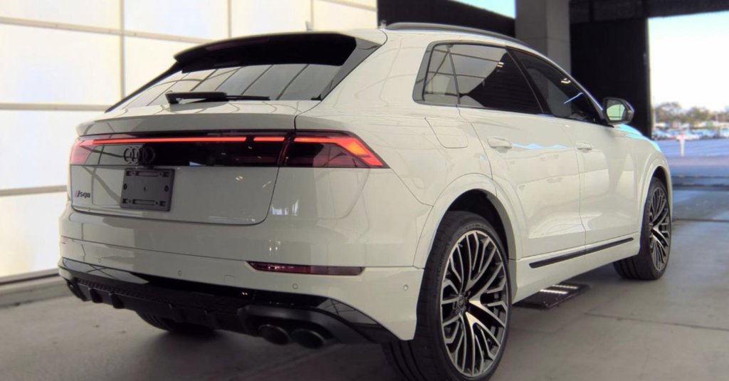 Used 2024 Audi SQ8 Premium Plus w/ S Sport Package AWD/4WD image 2