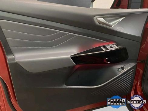 Used 2023 Volkswagen ID.4 Pro S Plus image 13