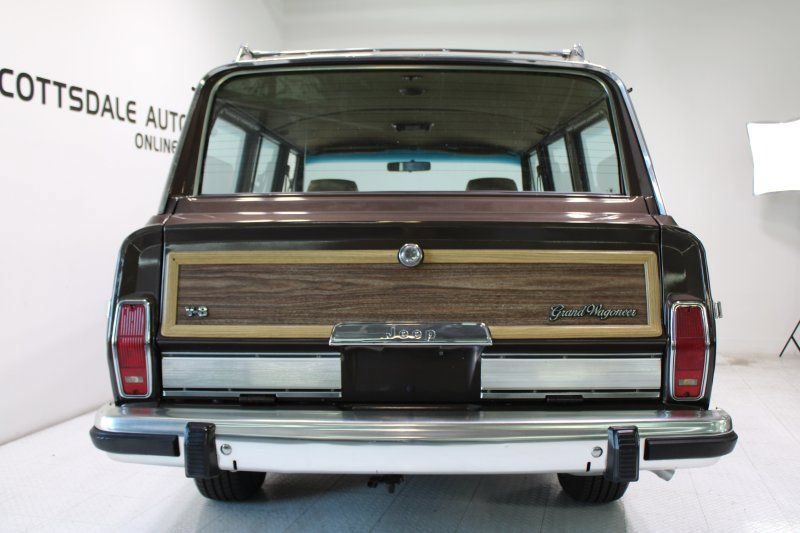Used 1987 Jeep Grand Wagoneer AWD/4WD image 4