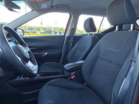 Used 2023 Nissan Kicks SV w/ Interior Electronics Package FWD image 12