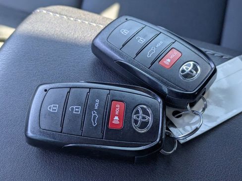 Used 2024 Toyota Venza Nightshade image 34