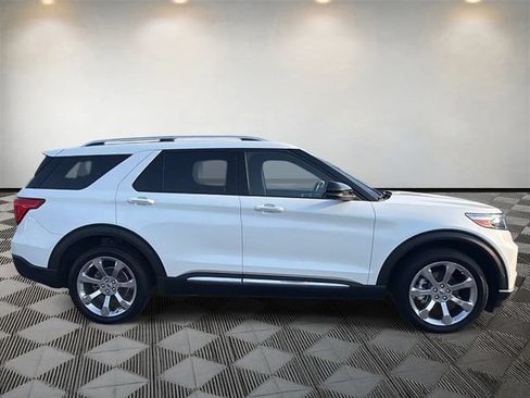 Used 2020 Ford Explorer Platinum w/ Premium Technology Package AWD/4WD image 4