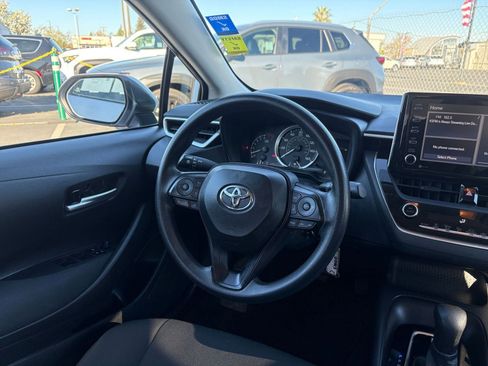 Used 2021 Toyota Corolla LE w/ Carpet Mat Package (TMS) image 32
