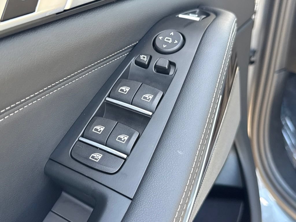 Used 2026 BMW X5 sDrive40i w/ M Sport Package RWD image 19