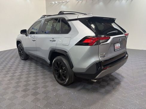 Used 2024 Toyota RAV4 SE w/ Convenience Package AWD/4WD image 3