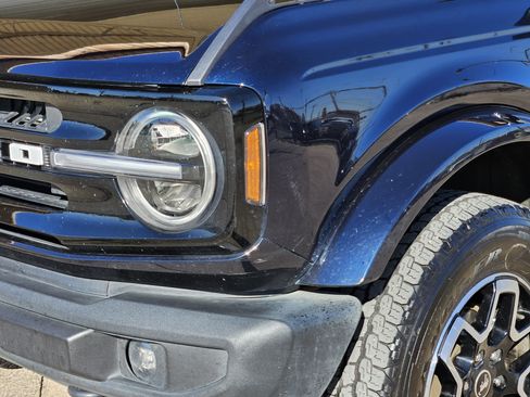Used 2021 Ford Bronco Outer Banks image 11
