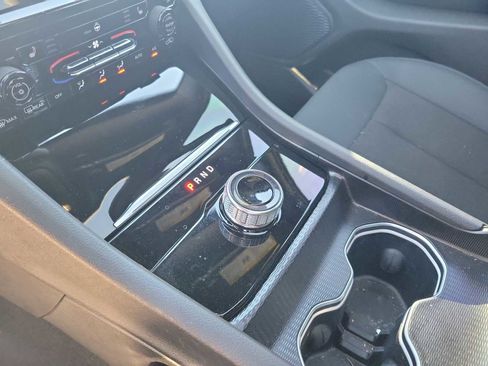 Used 2024 Jeep Grand Cherokee Laredo X w/ Luxury Tech Group I image 17