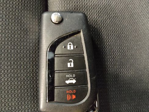 Used 2022 Toyota Corolla LE FWD image 32