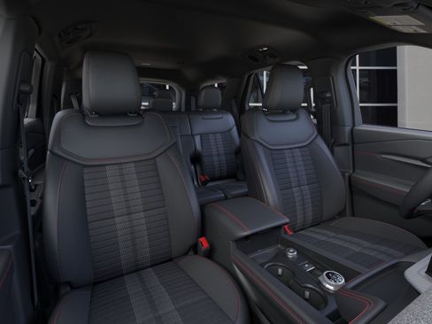 New 2026 Ford Explorer ST-Line w/ ST-Line Street Pack AWD/4WD image 10