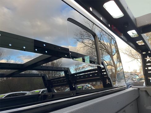 Used 2023 Jeep Gladiator Overland image 26