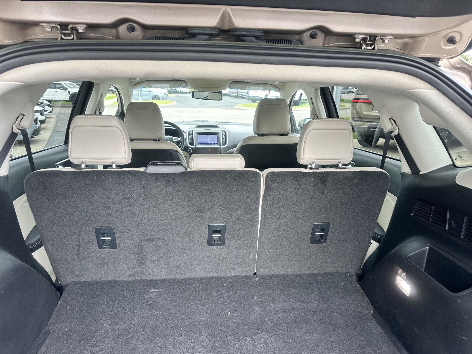 Used 2020 Ford Edge Titanium FWD image 15