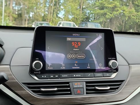 Used 2023 Nissan Altima 2.5 SV image 16