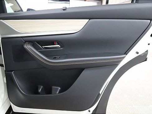 Used 2025 MAZDA CX-90 3.3 Turbo w/ Preferred Package image 29