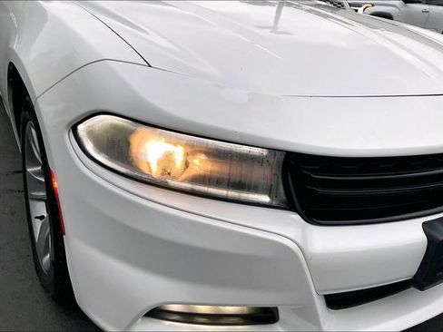 Used 2015 Dodge Charger SXT RWD image 28