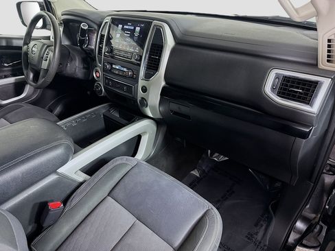 Used 2021 Nissan Titan SV w/ SV Convenience Package image 29