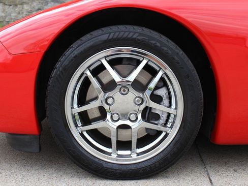 Used 1998 Chevrolet Corvette Convertible w/ Performance Handling Pkg image 33