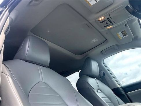 Used 2021 Toyota Highlander XLE FWD image 22
