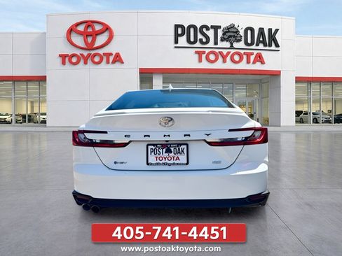 Used 2025 Toyota Camry SE FWD image 6