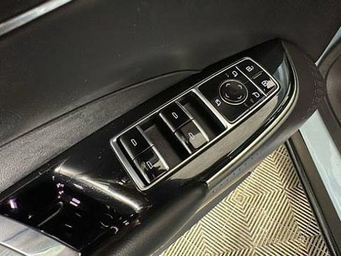 Used 2024 Cadillac Lyriq Luxury AWD/4WD image 10