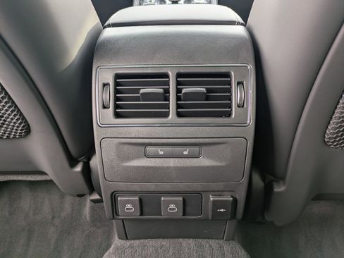 New 2026 Jaguar F-PACE R-Dynamic S image 23