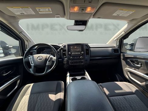 Used 2024 Nissan Titan SV w/ SV Convenience Package AWD/4WD image 7