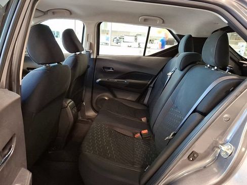 Used 2023 Nissan Kicks SV FWD image 9