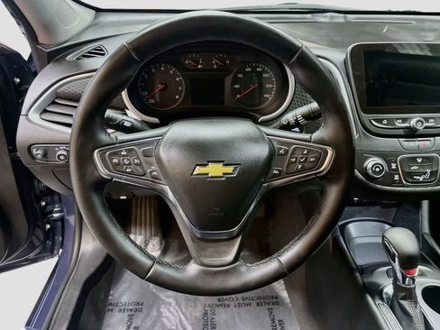 Used 2025 Chevrolet Malibu RS w/ LPO, Floor Liner Package FWD image 11