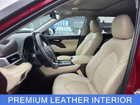 Used 2021 Toyota Highlander XLE image 9