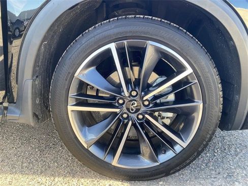 Used 2024 INFINITI QX50 Sport image 9