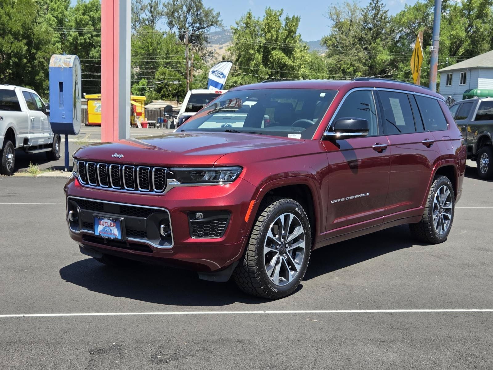 Used 2023 Jeep Grand Cherokee L Overland w/ Rear Seat Video Group I AWD/4WD image 1