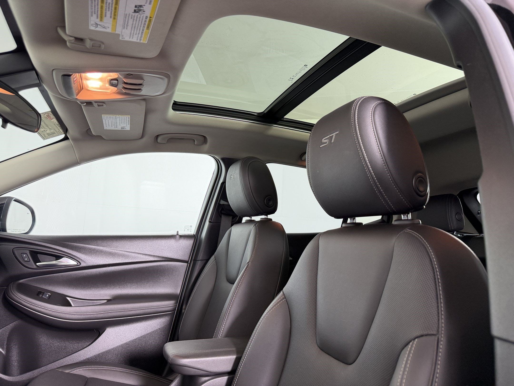 Used 2024 Buick Encore GX Sport Touring w/ Experience Buick Package FWD image 20