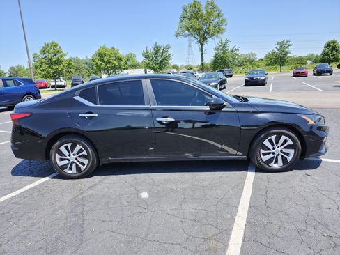 Used 2022 Nissan Altima 2.5 S FWD image 16