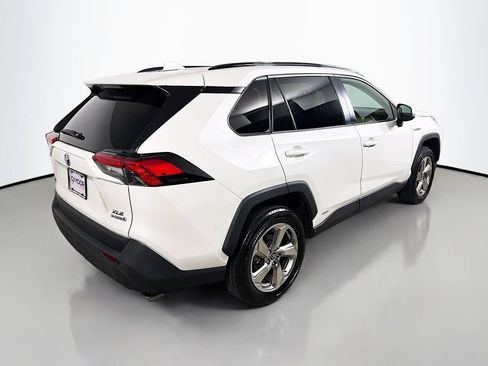 Certified 2021 Toyota RAV4 XLE Premium AWD/4WD image 7