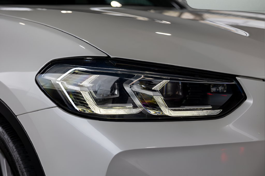 Used 2024 BMW X4 xDrive30i AWD/4WD image 12