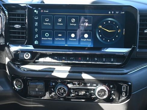 Used 2023 Chevrolet Silverado 1500 ZR2 w/ Technology Package image 17