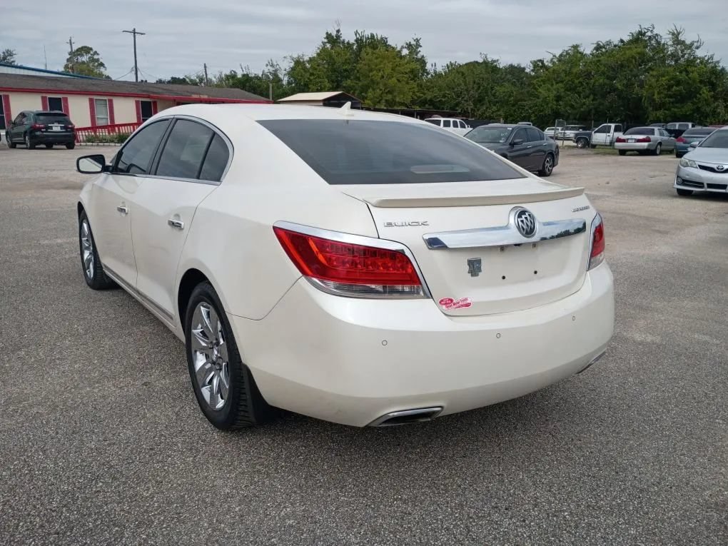 Used 2013 Buick LaCrosse Premium w/ Driver Confidence Package FWD image 3