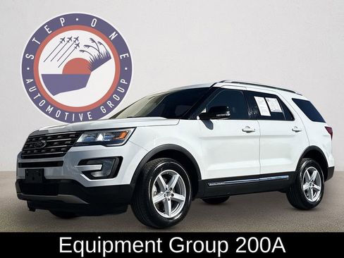 Used 2016 Ford Explorer XLT image 2