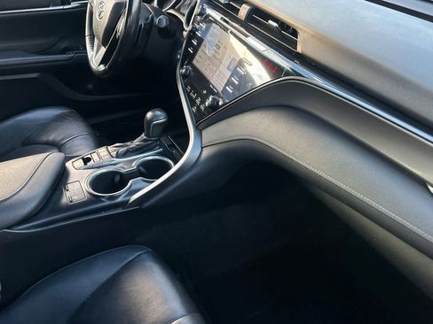 Used 2019 Toyota Camry XSE w/ Navigation Package image 15