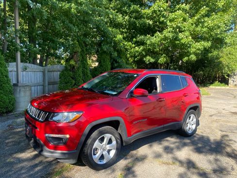 Used 2018 Jeep Compass Latitude AWD/4WD image 1