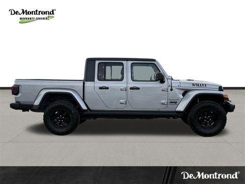 Used 2021 Jeep Gladiator Willys image 4
